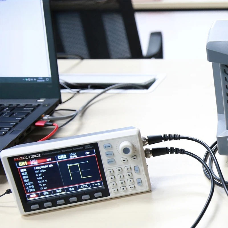 Générateur de signaux de fonct - Dual Channel Arbitrary Waveform Function Generator 60Mhz avis et prix
